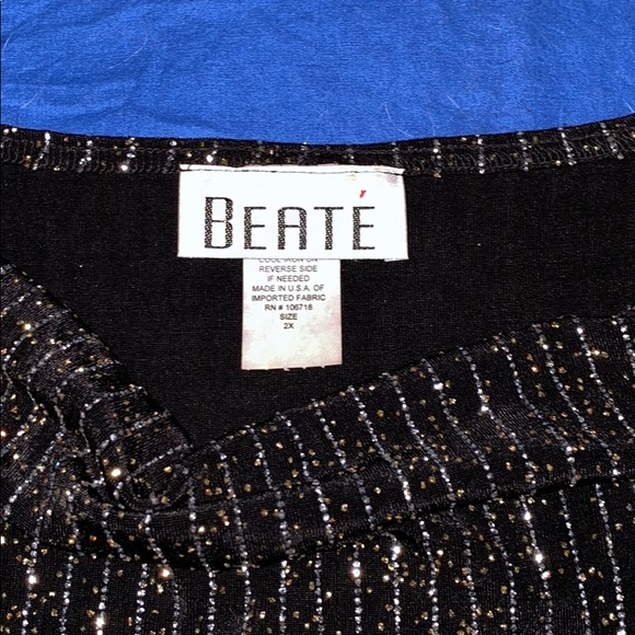 NWOT GOLD AND SILVER SPARKLE TANK TOP - Picture 3 of 3